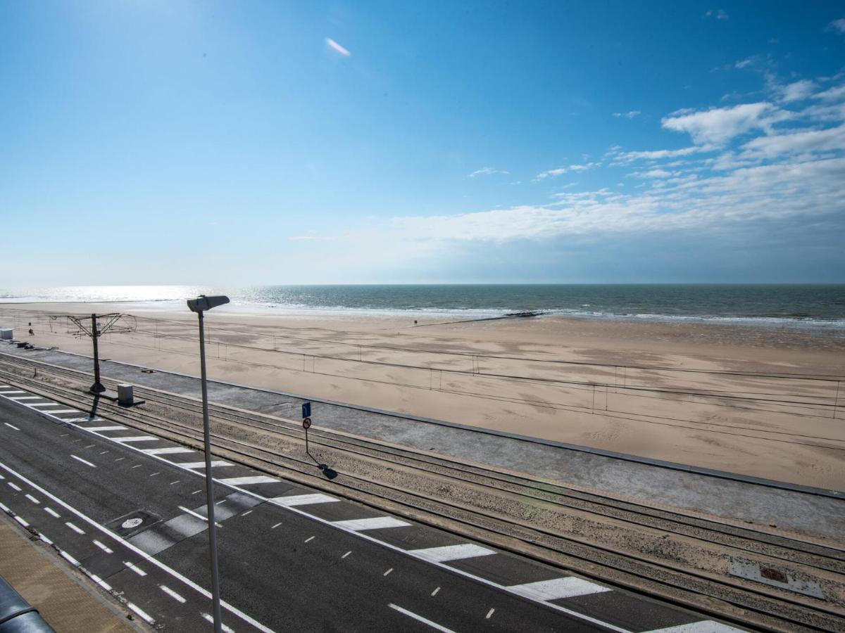 Contemporary Apartment In Oostende With Balcony 외부 사진