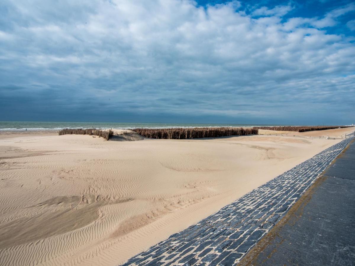 Contemporary Apartment In Oostende With Balcony 외부 사진